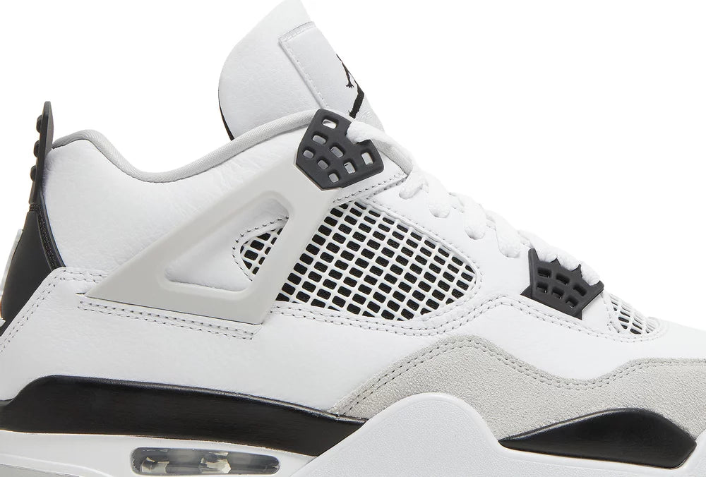Nike Jordan 4 Retro ‘Military Black